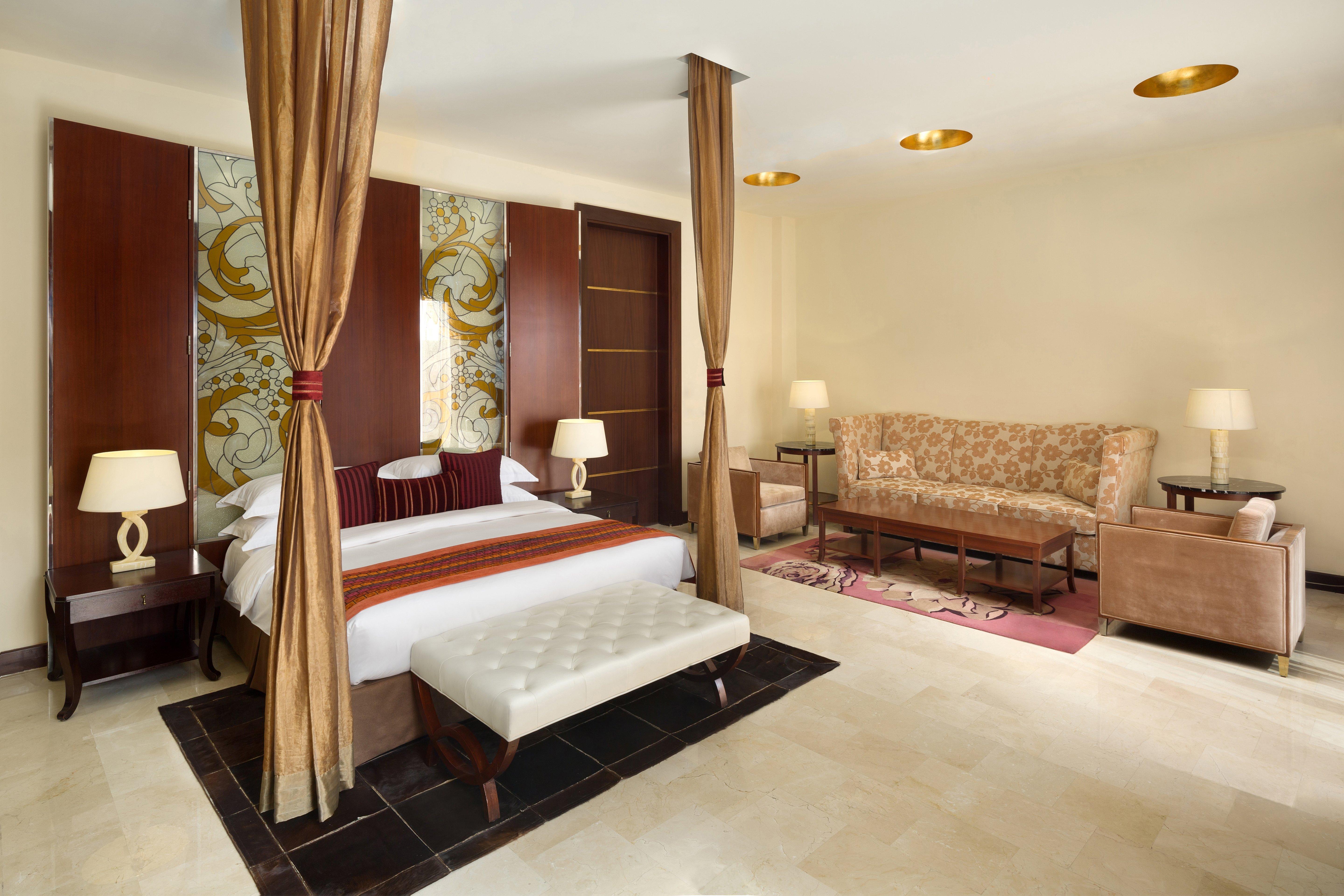 Crowne Plaza Al Khobar By Ihg Hotel Kültér fotó A bedroom at the Taj Mahal Palace, Mumbai