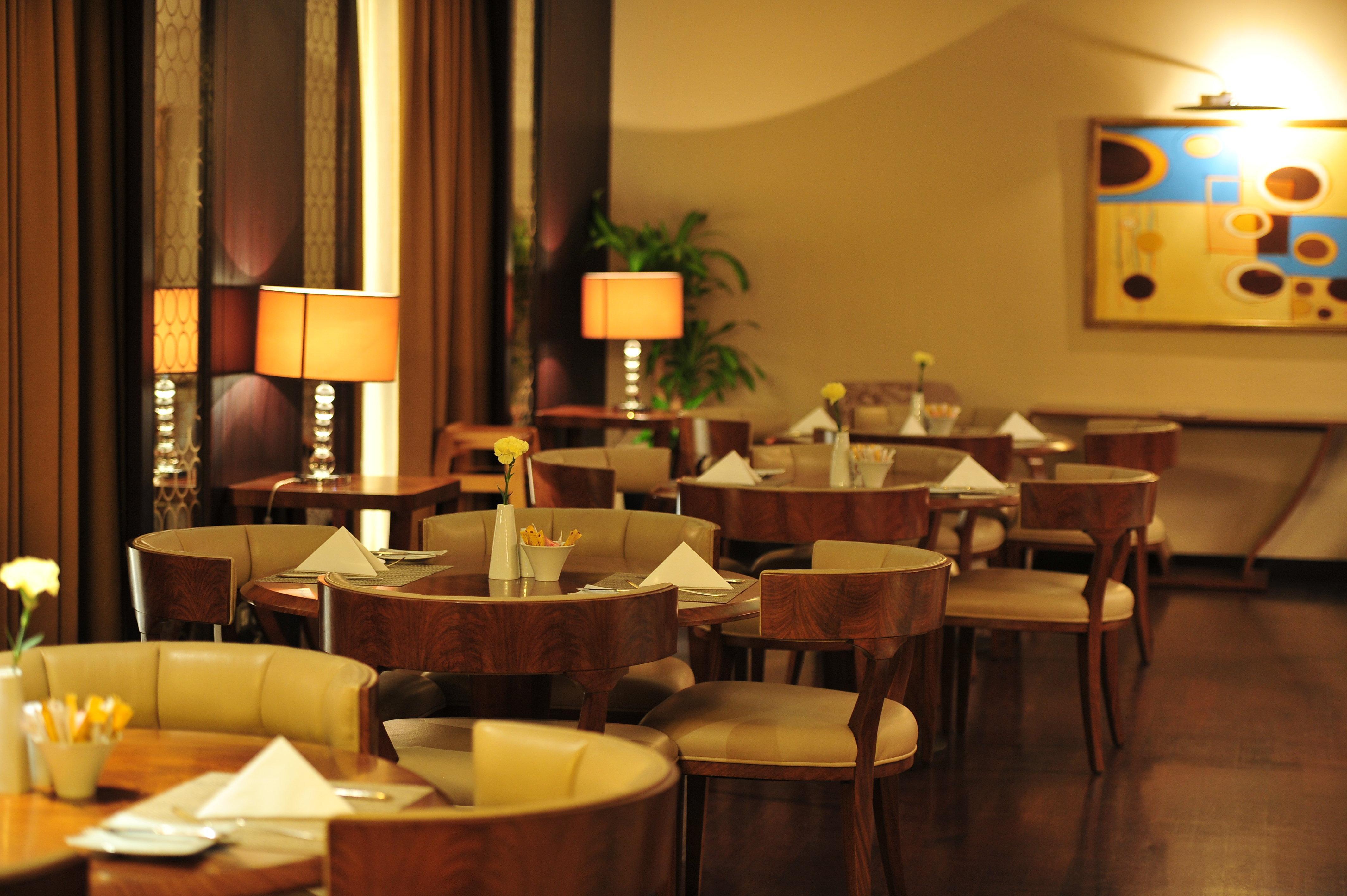 Crowne Plaza Al Khobar By Ihg Hotel Kültér fotó The interior of the restaurant