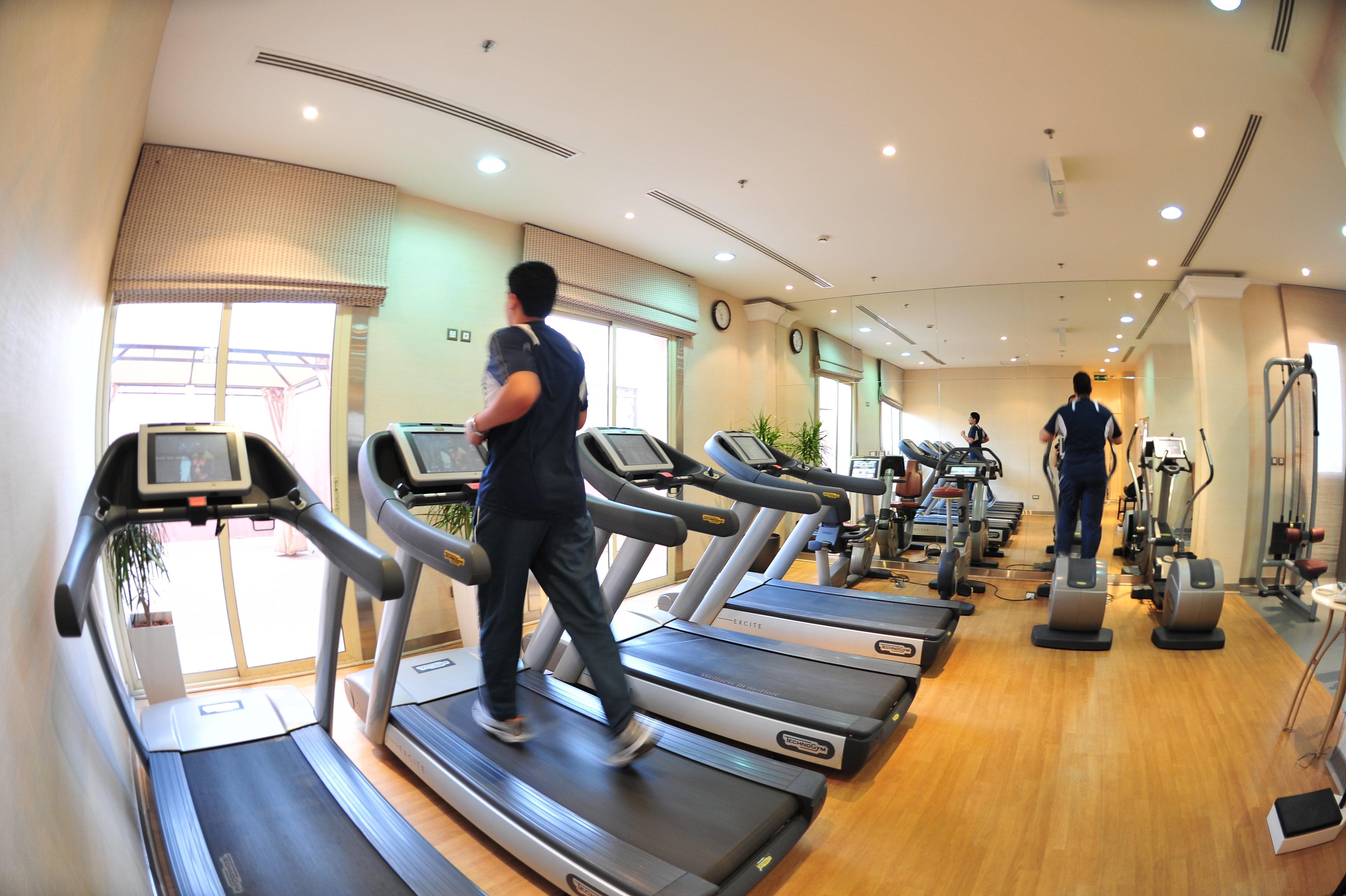 Crowne Plaza Al Khobar By Ihg Hotel Kültér fotó A treadmill