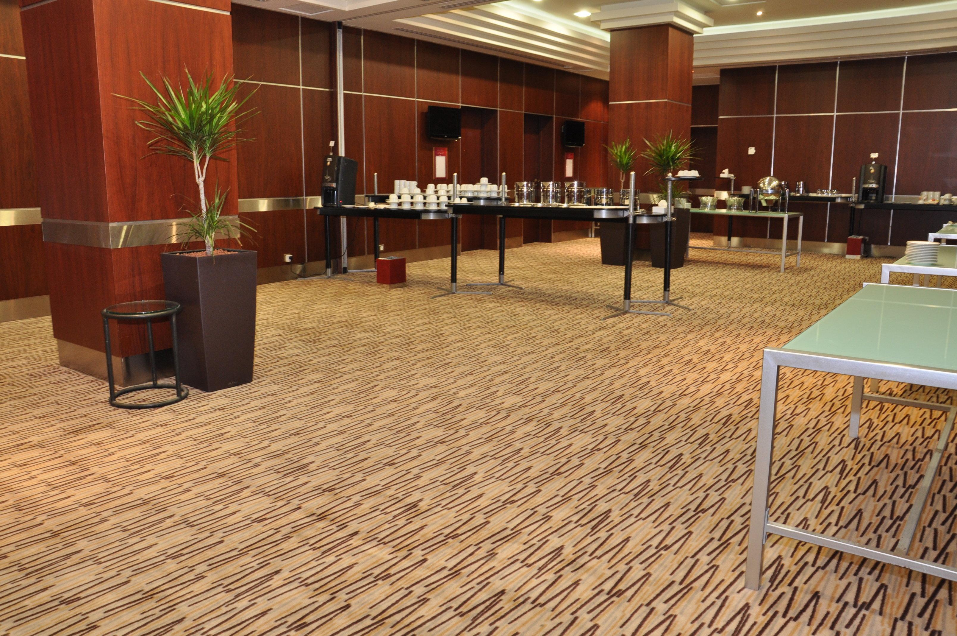 Crowne Plaza Al Khobar By Ihg Hotel Kültér fotó A carpet floor