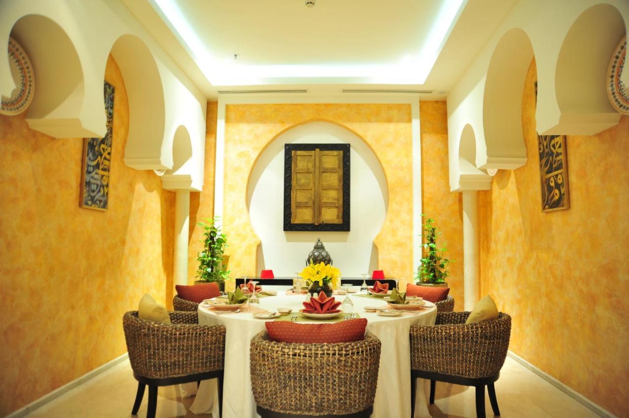 Crowne Plaza Al Khobar By Ihg Hotel Kültér fotó The restaurant