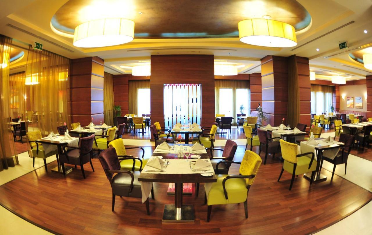 Crowne Plaza Al Khobar By Ihg Hotel Kültér fotó The restaurant
